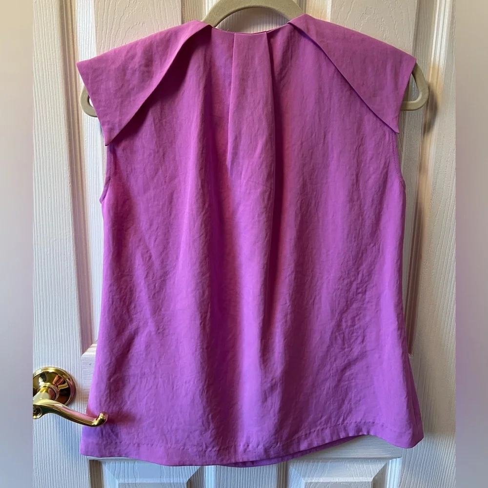 Banana Republic sleeveless blouse - Picture 3 of 3